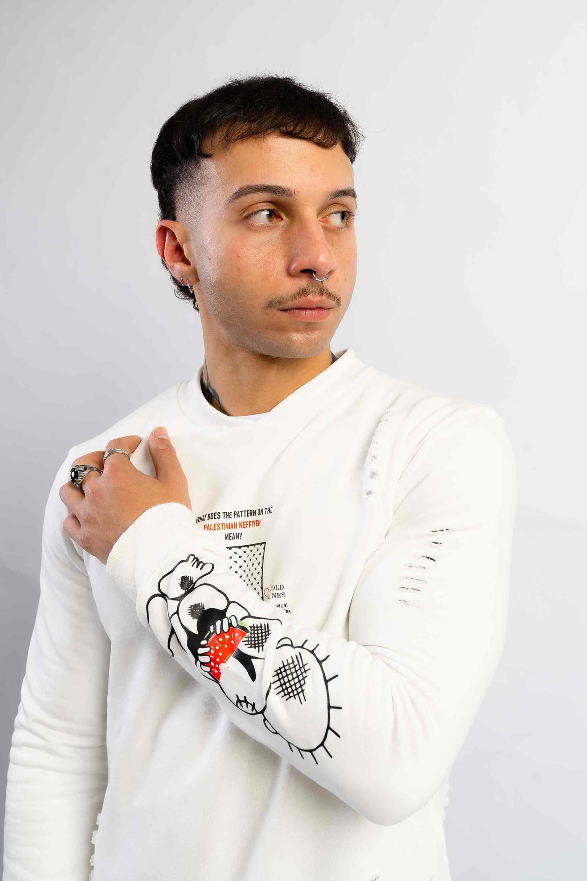 Para Palestina sweatshirt in White by designedbyDucky