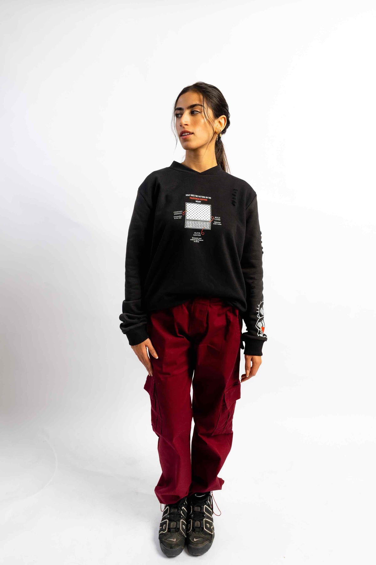 Para Palestina sweatshirt in Black by designedbyDucky